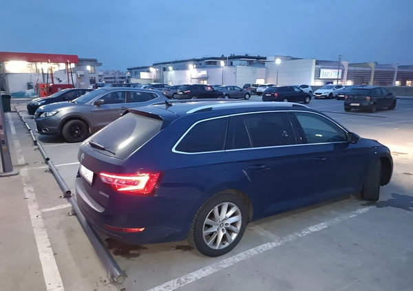 Skoda Superb cena 53600 przebieg: 300000, rok produkcji 2016 z Lublin małe 92